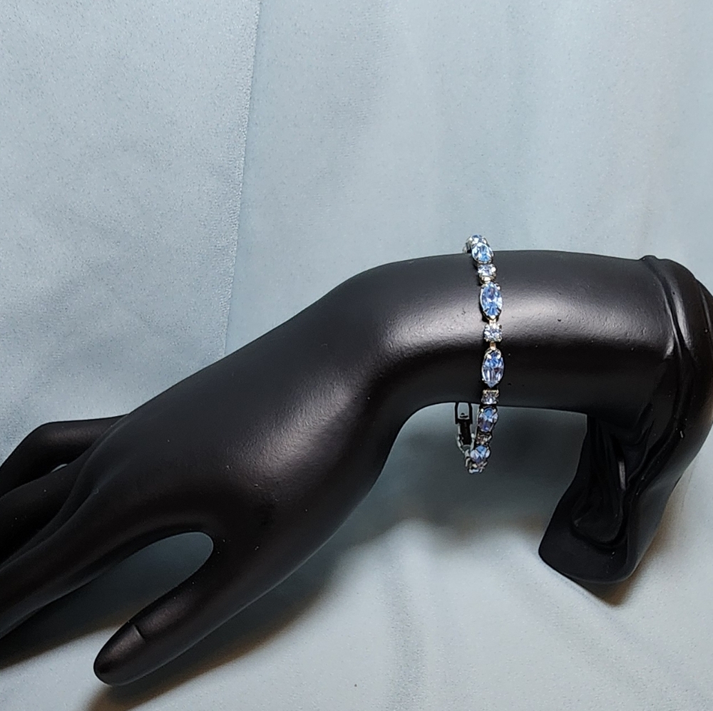 Vintage Weiss Two-tone Blue Rhinestone Bracelet Silver-Tone Mid-century 50s–60s - Picture 6 of 17